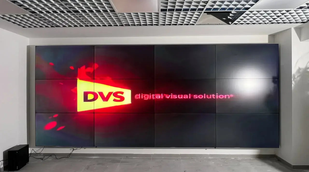 Videowall a moduli installato in sala